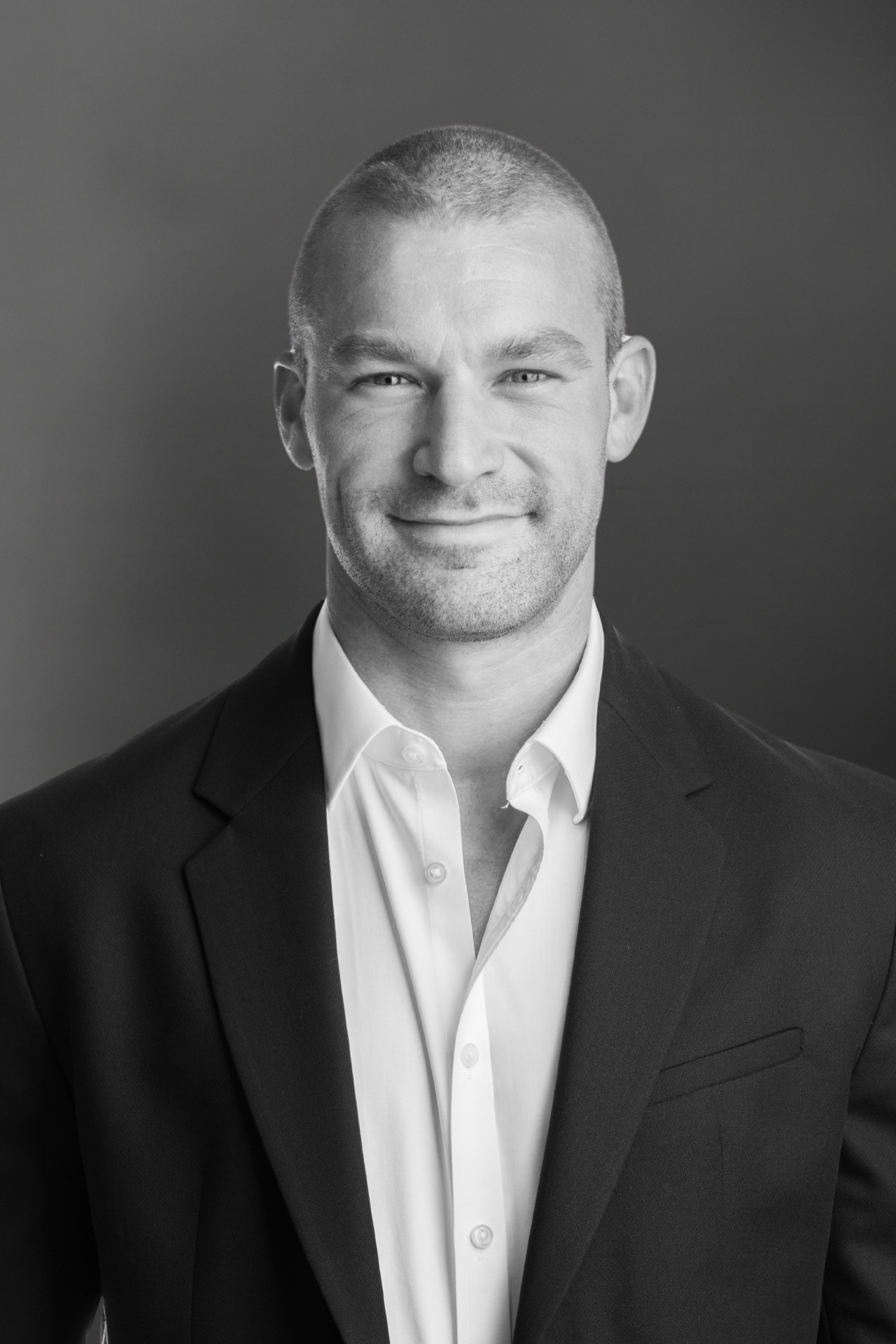 Professional corporate headshot photography Sydney by Macourt Media